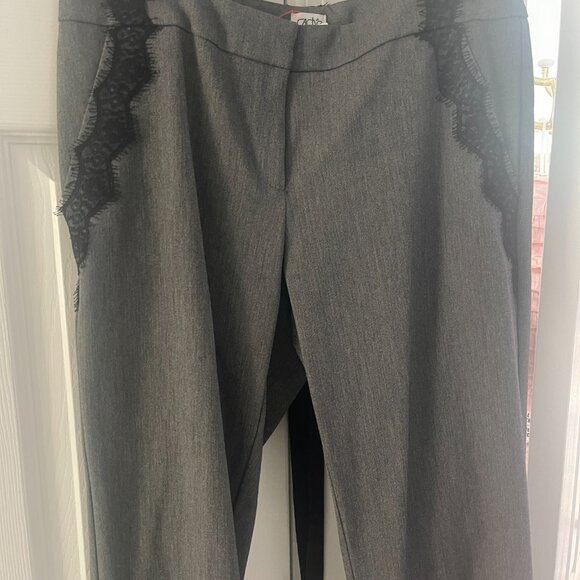 Cache gray capri pants with lace detail - Size 8 - Picture 4 of 6
